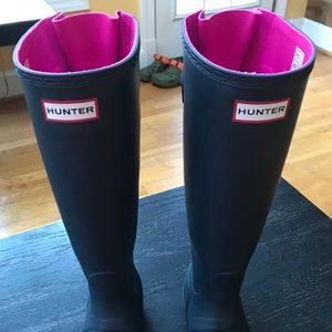 Size 7 EUC Hunter Boots with Adjustable Back